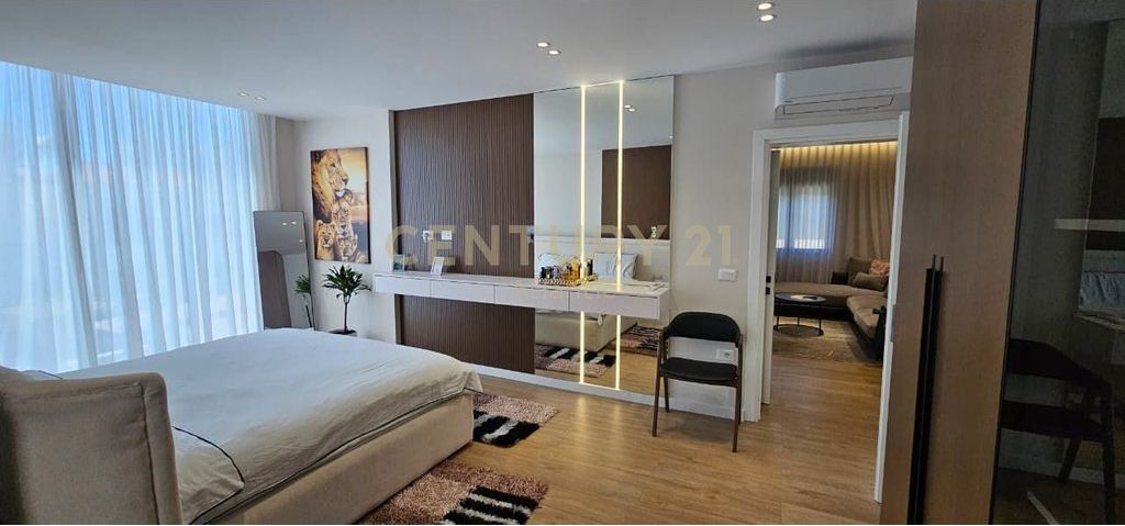 MODERN VILLA FOR SALE 3 FLOORS - RROTA E KUQE BEACH