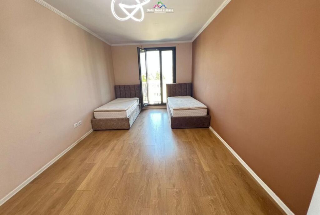 Zyre Me Qera 2+1 Tek Kompleksi Zirkon (ID BZ2972) Tirane