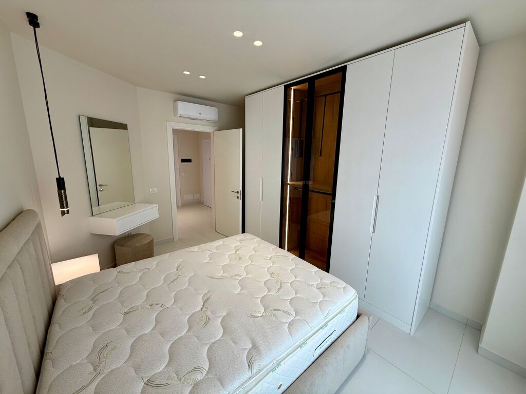 Jepet me qira super apartament 1+1 . Rruga Jordan Misja