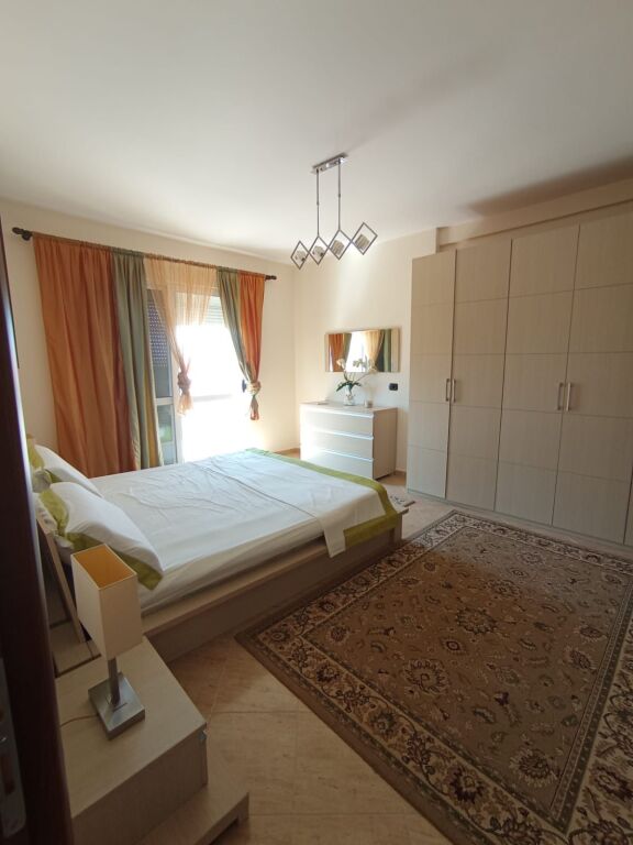 Shitet Apartament 125 m2 ne Golem