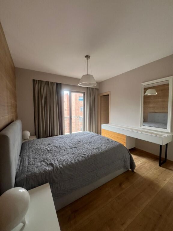APARTAMENT 2+1 PER QERA NE KINOSTUDIO