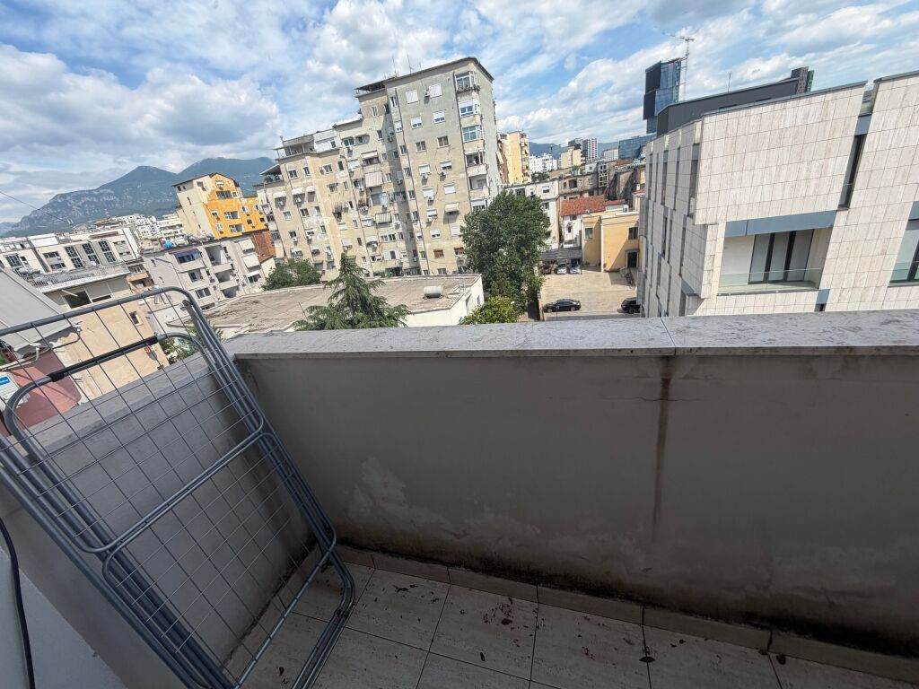 1+1,te rruga e durresit,400 euro,kat 5 ekzistues