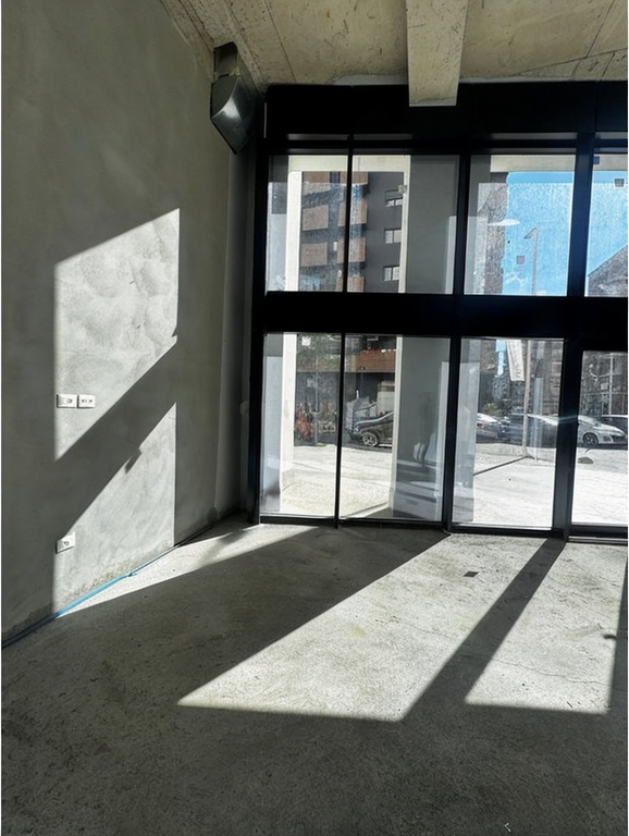 Locale di Servizio in Affitto – River 1 Residenza