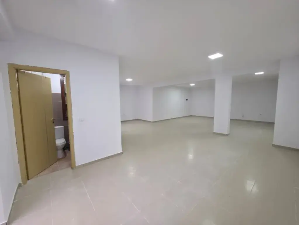 FOR RENT: Business unit 90 m² At the Botanical Garden