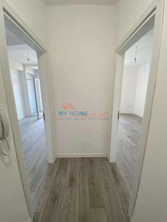 Zyre me Qira Komuna e Parisit ne Tirane