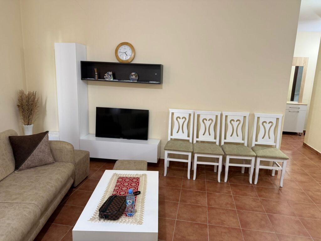Jepet me qira 2+1+1 Astir te Fratari 42.000 leke