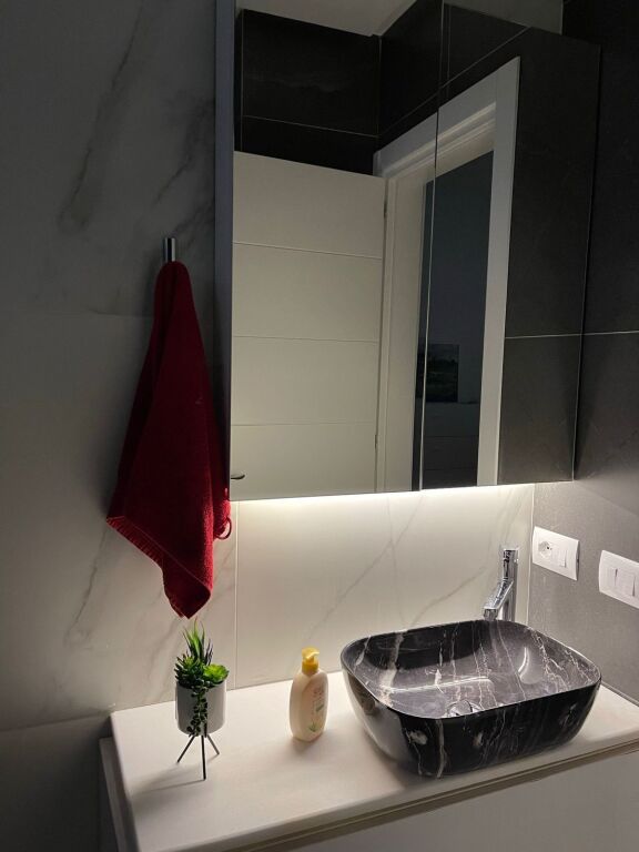 🏡 Shitet Apartament 2+1  📍 Perla Residence – Gjiri i Lalzit
