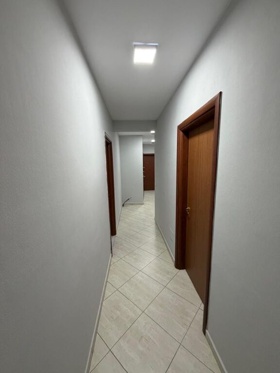 Jepet Me Qera Apartament 2+1+2 Tualete + 1 Ballkon