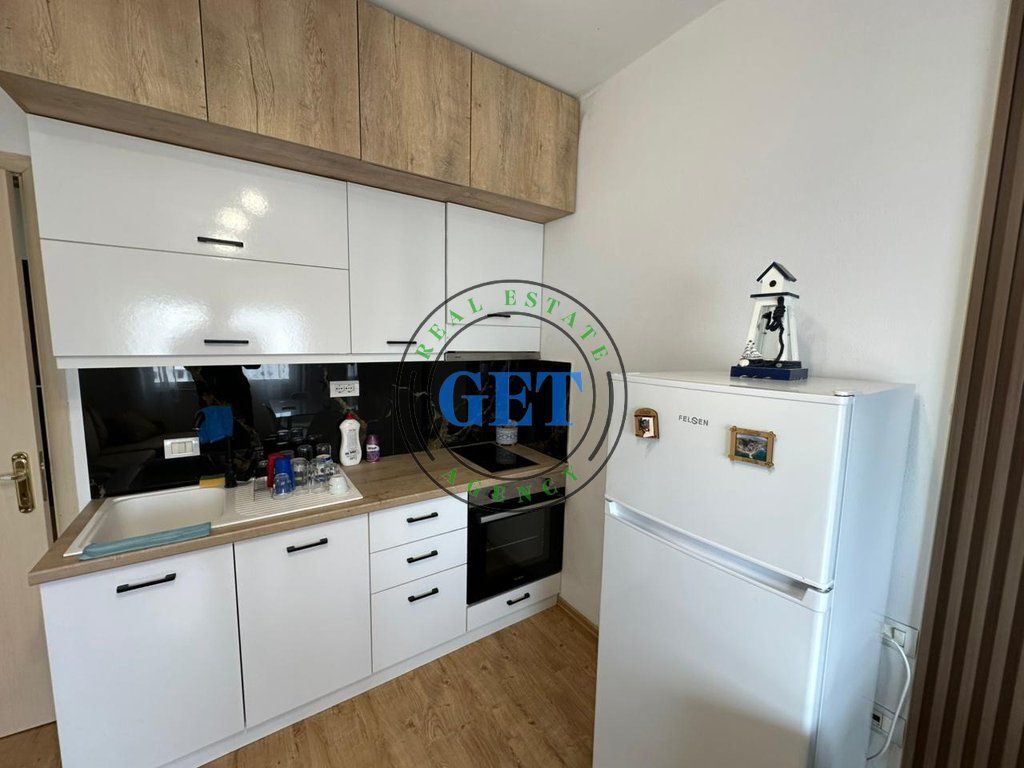 Shitet Apartament 1+1 i Mobiluar, Plazh, Durrës