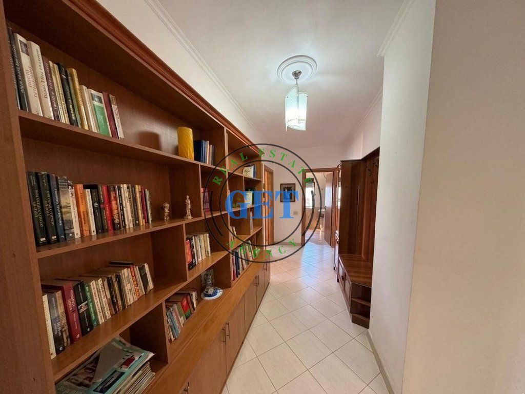 Shitet Apartament 3+1+2 | Tregu i Vogël, Durrës