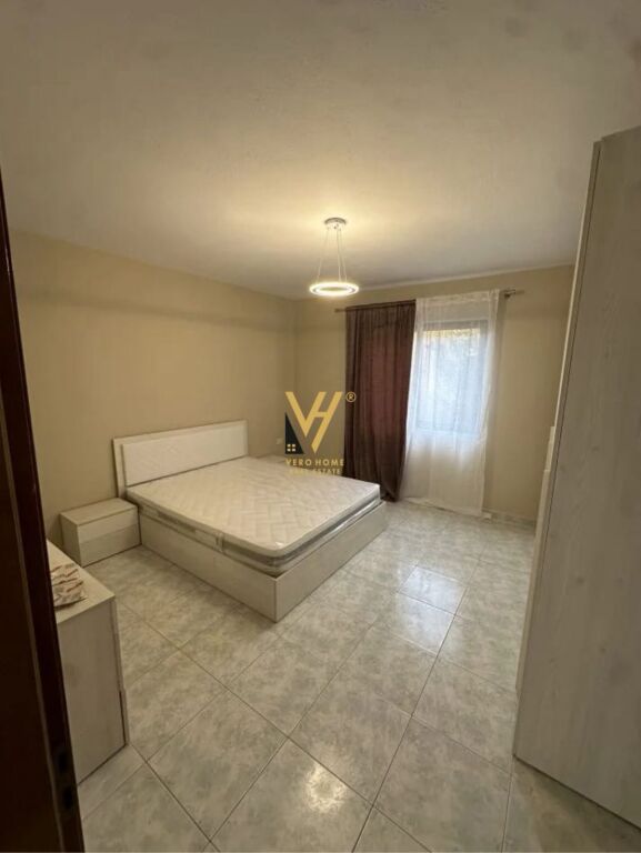 JEPET HYRJE 2+1 ME QIRA NE SHKOZE 400 EURO