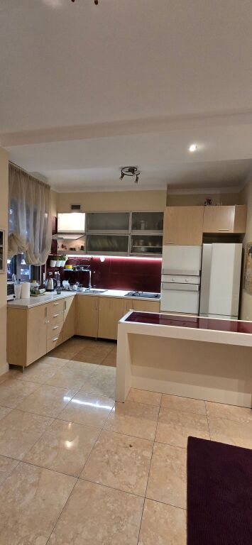 SHITET APARTAMENT 2+1,LIQENI I THATE