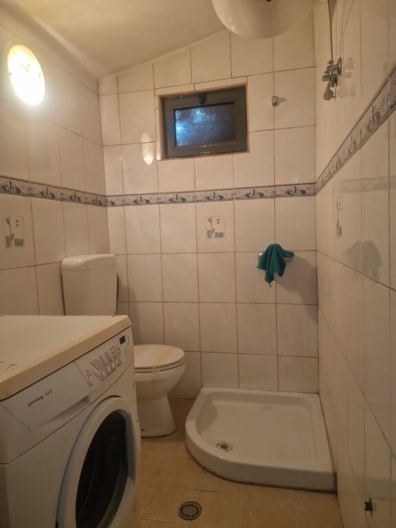 Apartament 2+1 me qera tek Rruga e Durrsit