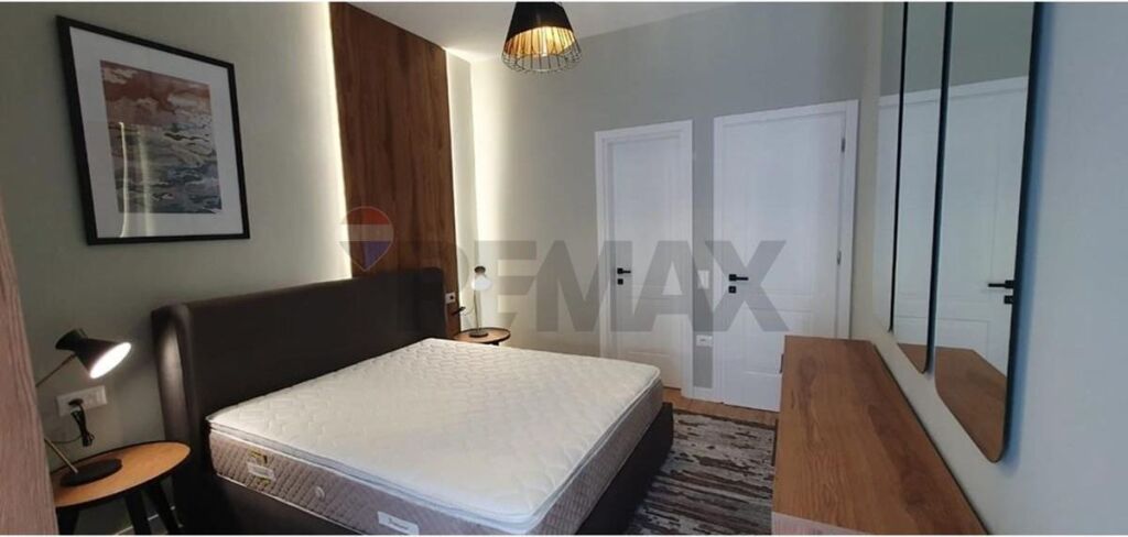 Apartament - Për Qira - Kopshti Botanik, Tiranë
