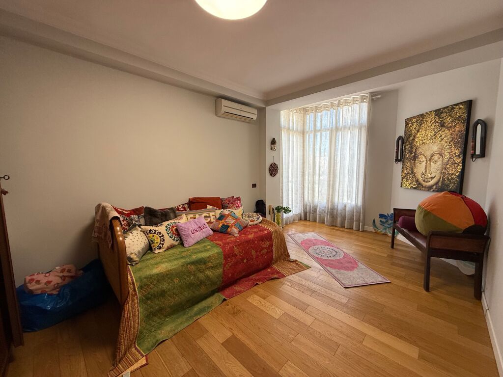 Shitet apartament 2+1+2 ne Bllok, Tirane