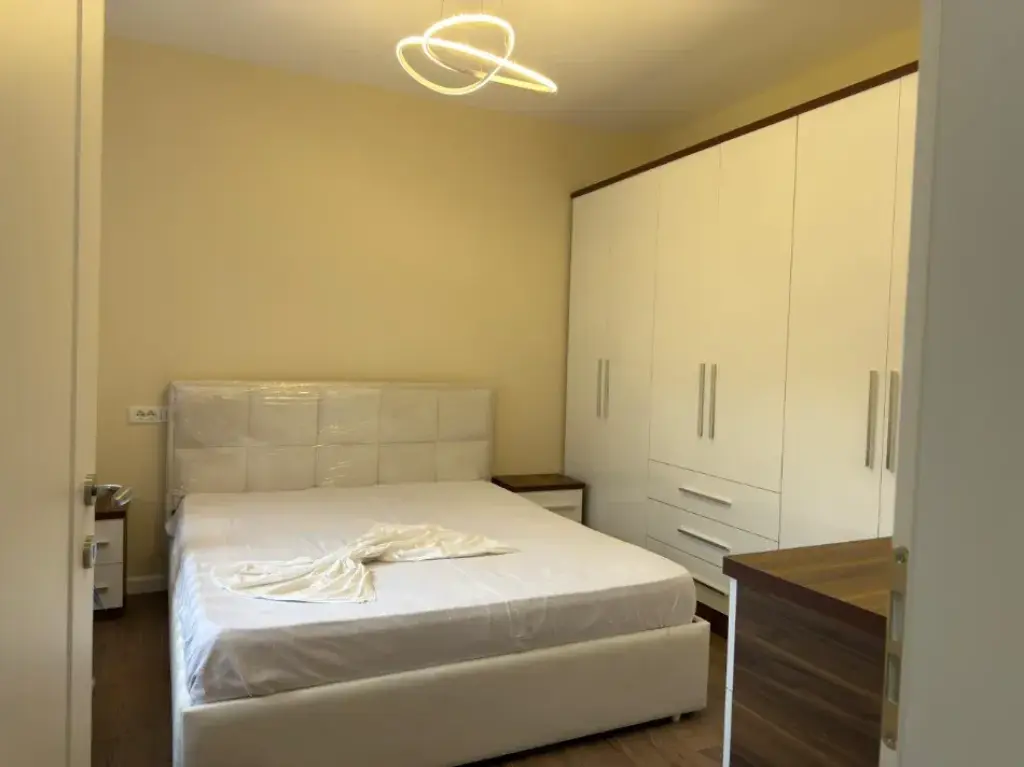 Qera | Shtëpi private 1 + 1 | Shkozë | 300 €/muaj