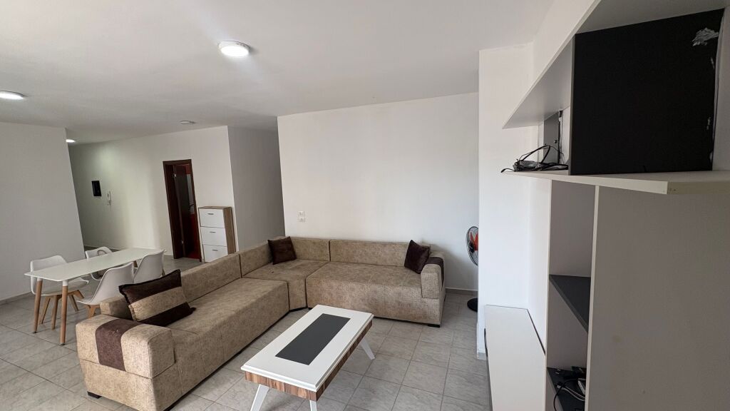 Appartamento 2+1 in Vendita ad Astir