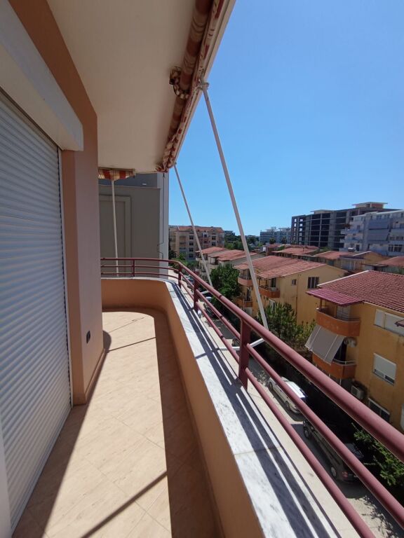Shitet Apartament 125 m2 ne Golem