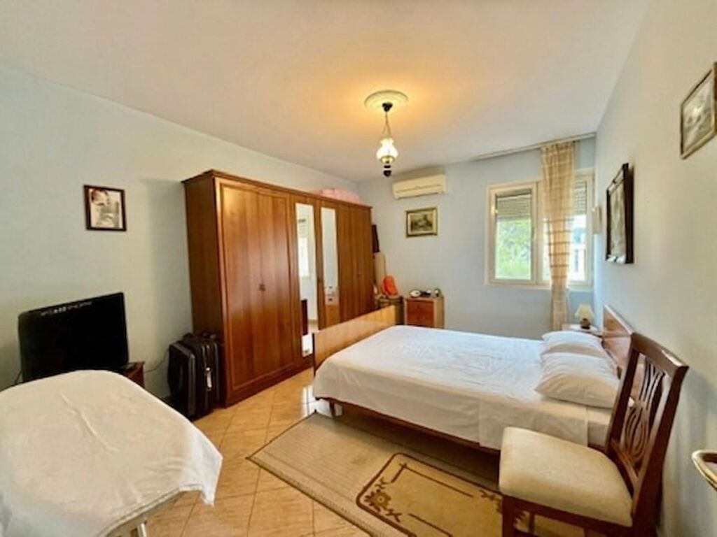 2+1+2 apartment for sale in Myslym Shyri