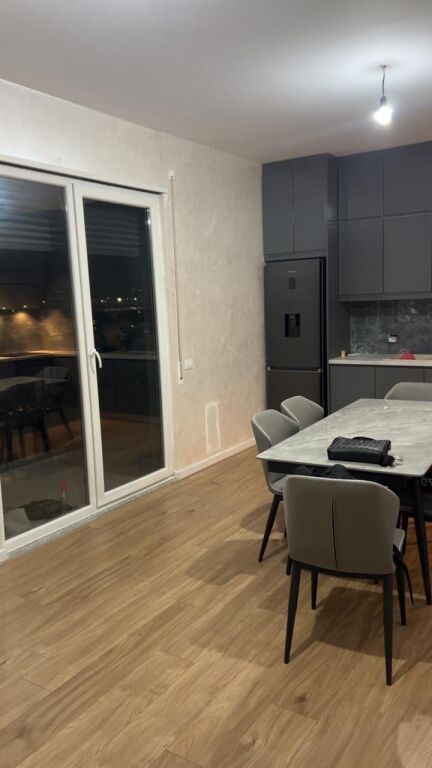 Apartament 1+1 per shitje Paskuqan !