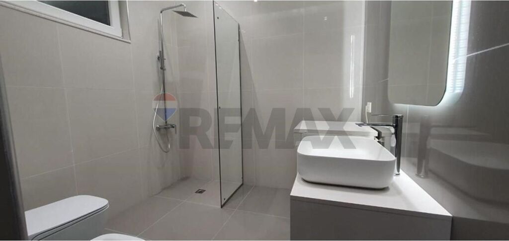 Apartament - Për Qira - Kopshti Botanik, Tiranë