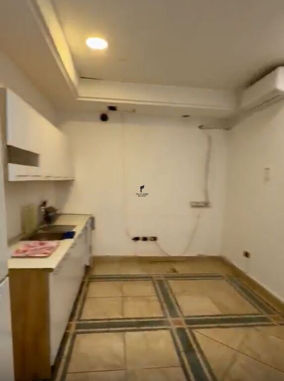 ZYRE ME QERA 330 M2 BLLOK 400.000 LEKE FH-75082