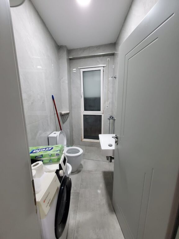 SUPER APARTAMENT 1+1 ME QIRA