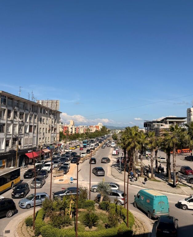 Jepet me Qira Ambient Biznesi – Stacioni iTrenit, Durrës