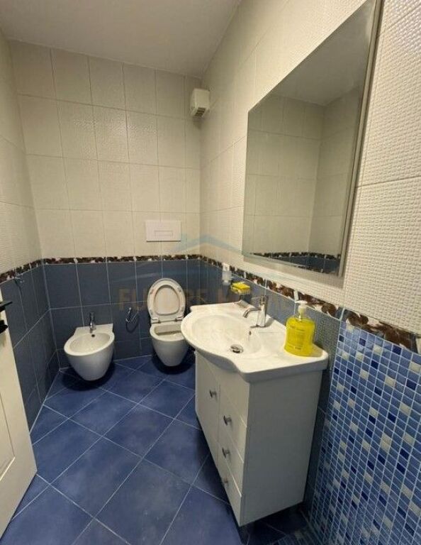 Shitet, Apartament 2+1, Oxhaku, Tirane.