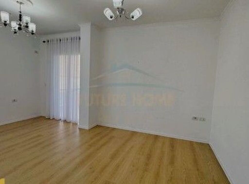 Disponojmë për shitje, apartament 2+1, Rruga e Dajtit , në zonën e Freskut.