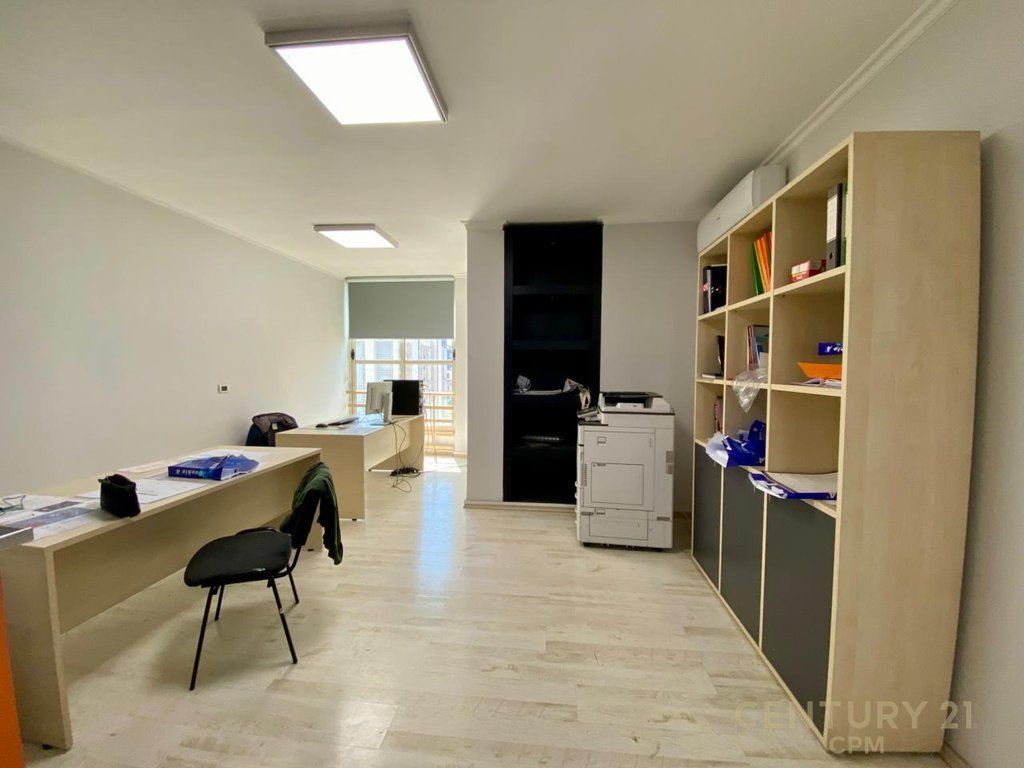 Apartament 2+1 per shitje pas Square 21
