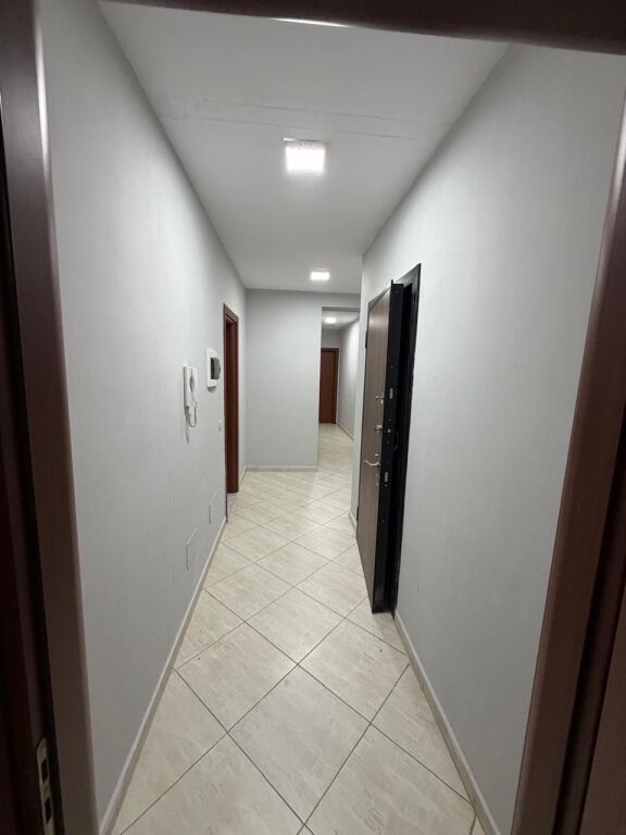 Jepet Me Qera Apartament 2+1+2 Tualete + 1 Ballkon