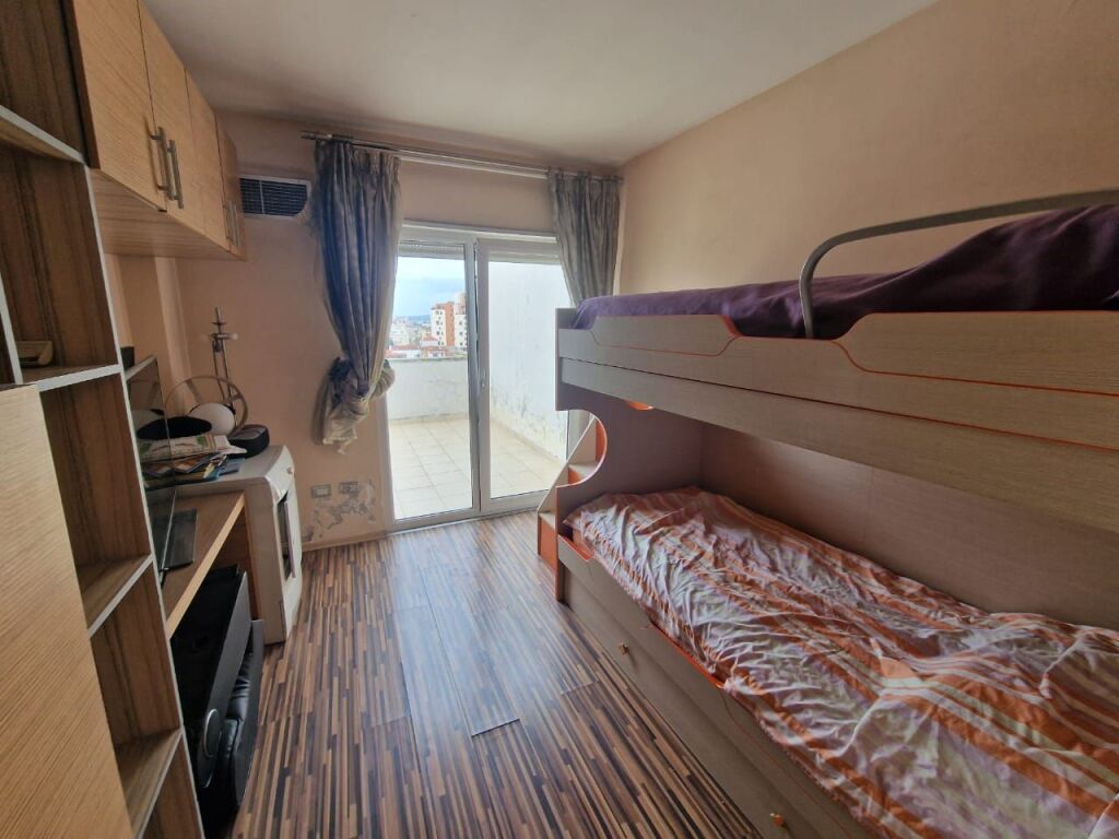 Occasione, Attico 2+1+2 a Zogu i Zi, in vendita