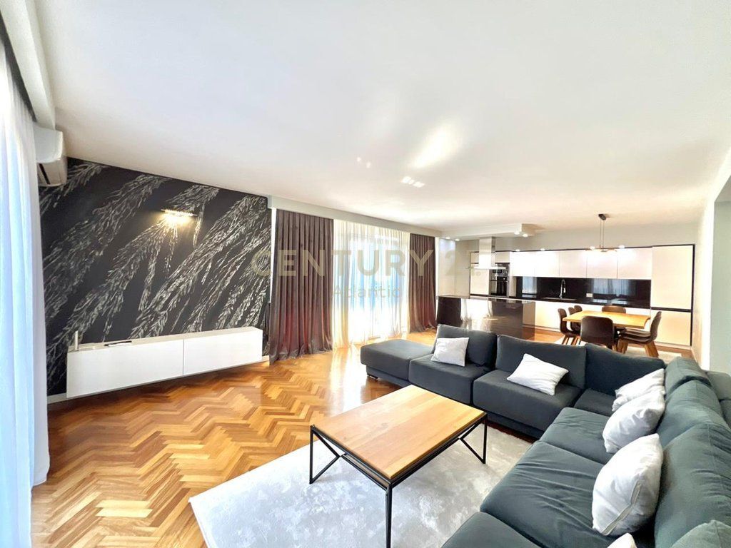 EXCLUSIVE ! SHITET APARTAMET LUXURY 2+1+2 TUALETE + 80M2 VERANDE DHE 1 GARAZHD NE PLAZH ILIRIA DURRES !