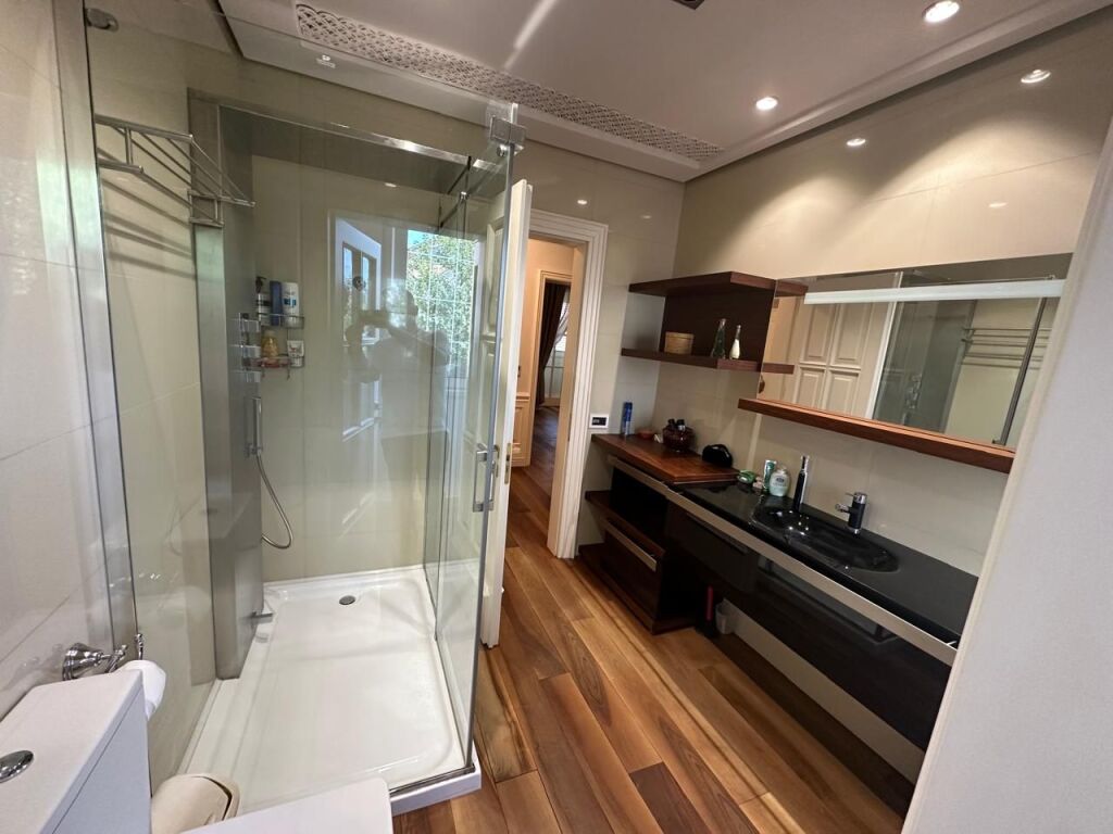 🏢Tek Pazari i Ri jepet me qera apartament 1+1,i mobiluar 700Euro (i diskutueshem)    