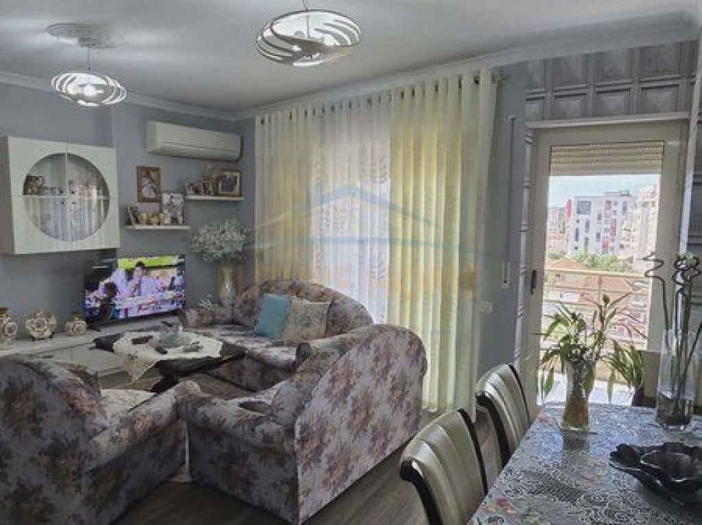 Shitet, Apartament 2+1+2, Kompleksi Prestige, Rruga Jordan Misja
