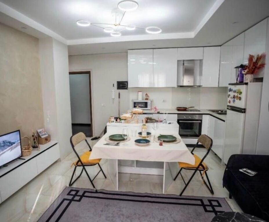 Jepet Me Qera Apartament 1+1+1 Ballkon