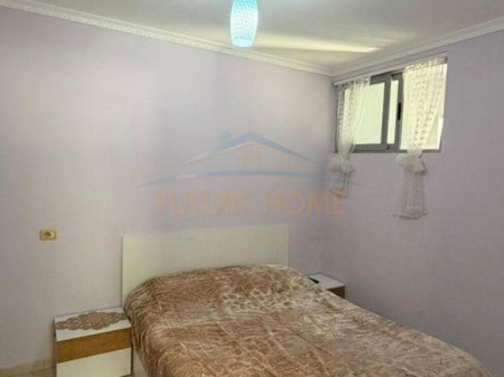 Shitet, Apartament 2+1+2, Fresk