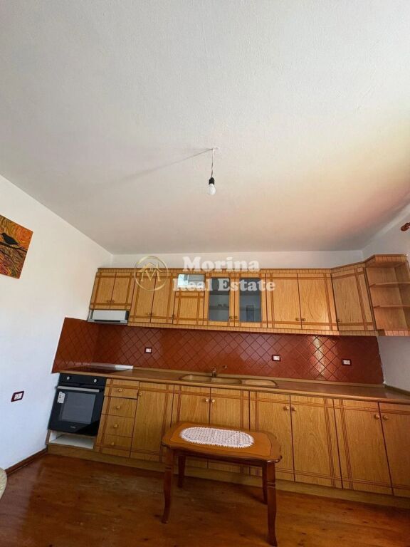 Qera | Shtëpi private 2 + 1 |Njazi Meka, Allias | 380 €/muaj