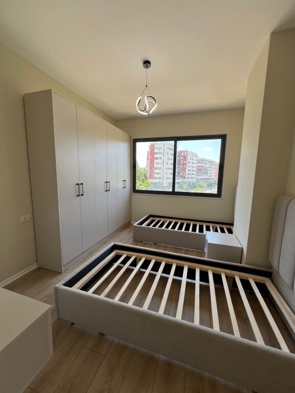 Shitet Apartament 2+1-Kompleksi Molla,Astir
