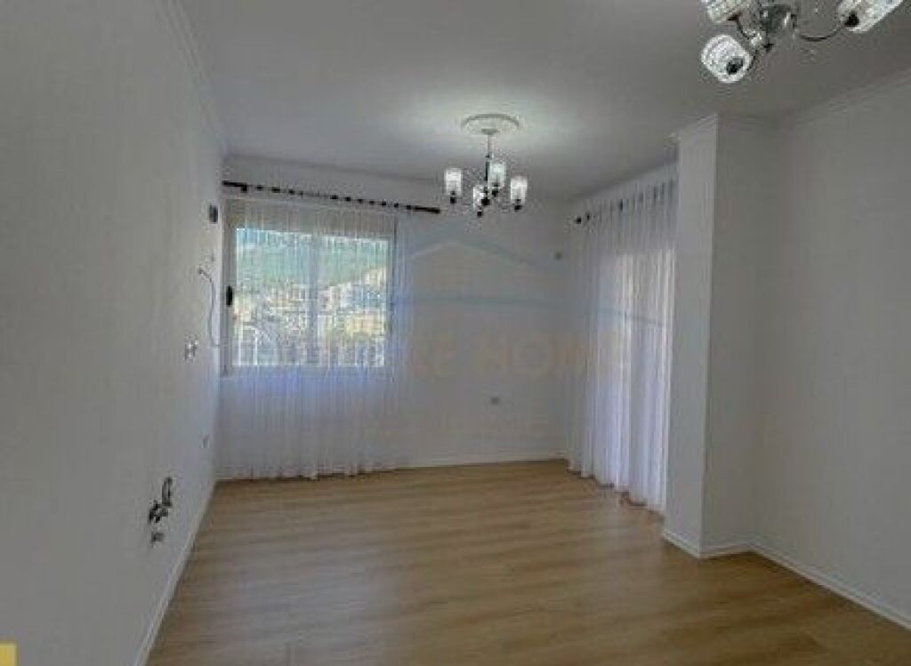 Disponojmë për shitje, apartament 2+1, Rruga e Dajtit , në zonën e Freskut.