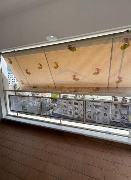 Shitet, Apartament 2+1, Oxhaku, Tirane.