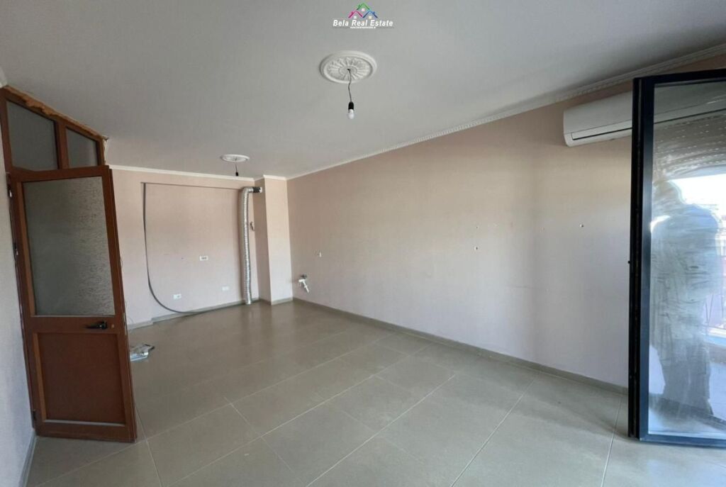 Zyre Me Qera 2+1 Tek Kompleksi Zirkon (ID BZ2972) Tirane