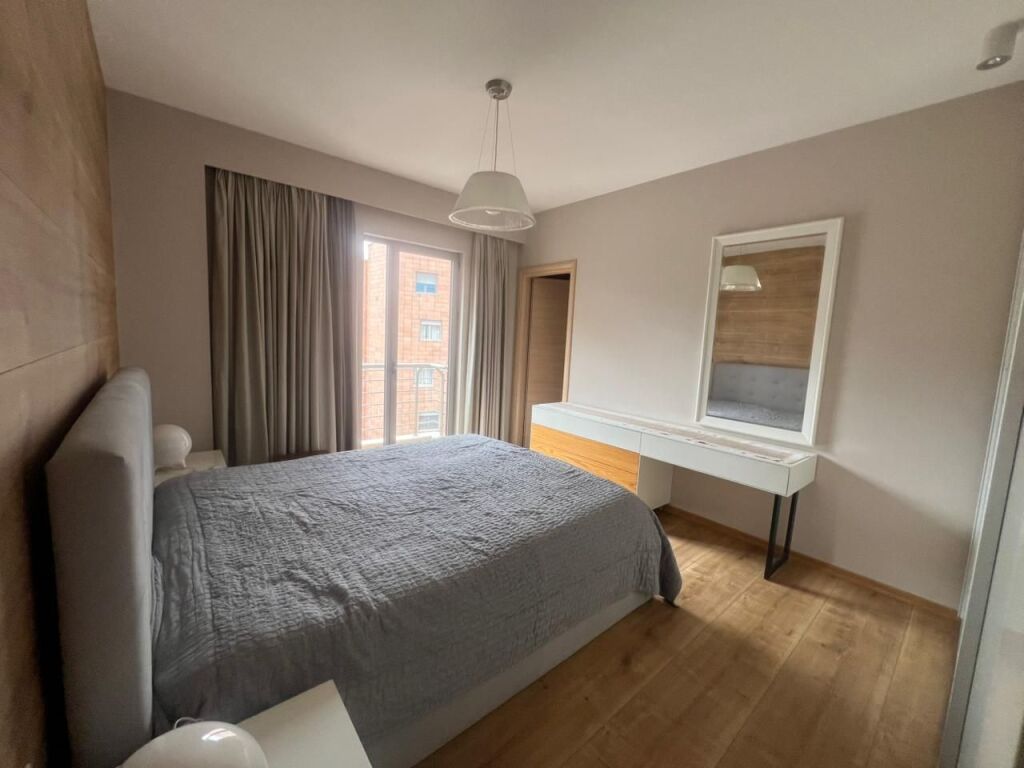 APARTAMENT 2+1 PER QERA NE KINOSTUDIO