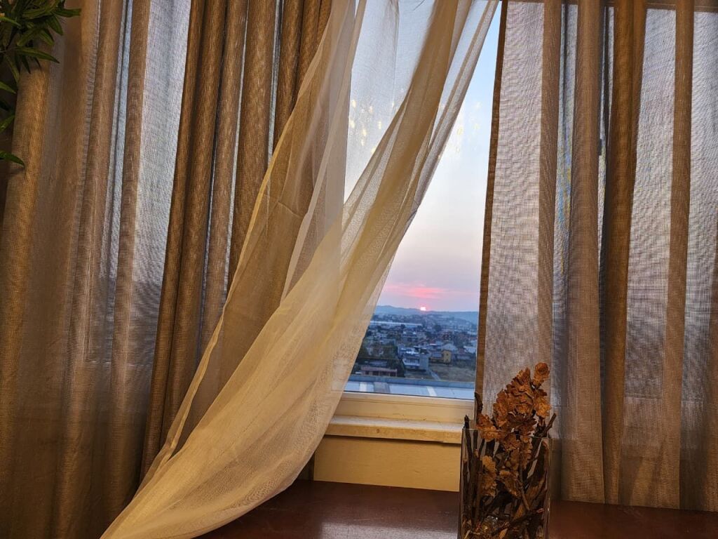 Jepet me qera Apartamenti 2+1+ Garazh , Univers City 450 Mije leke