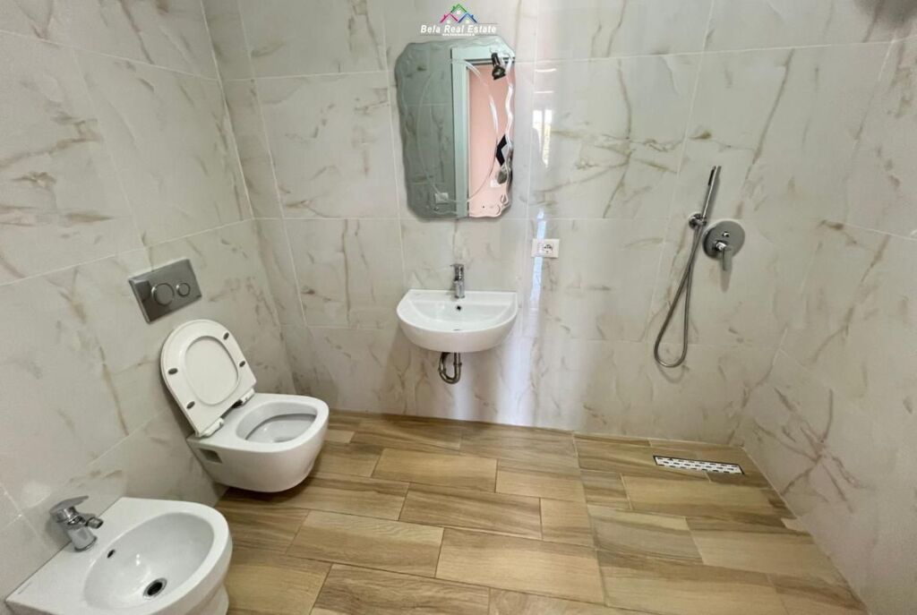 Zyre Me Qera 2+1 Tek Kompleksi Zirkon (ID BZ2972) Tirane