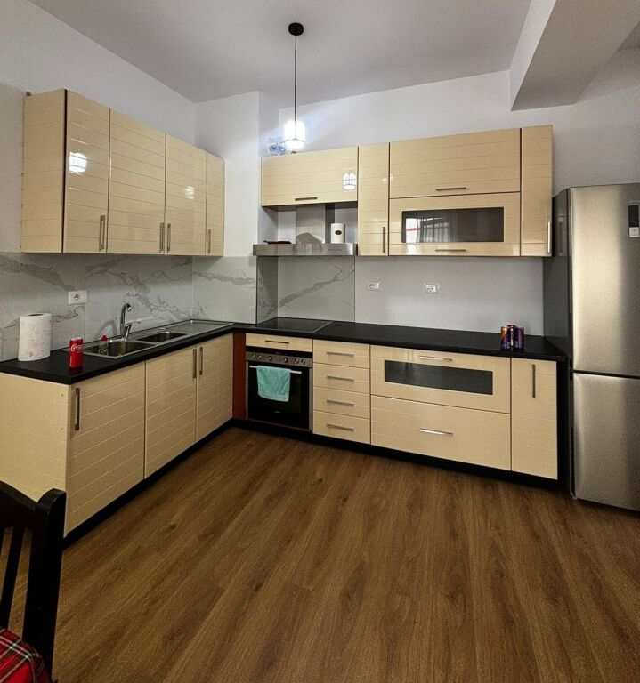 🏡 Jepet me qira apartament 2+1+2