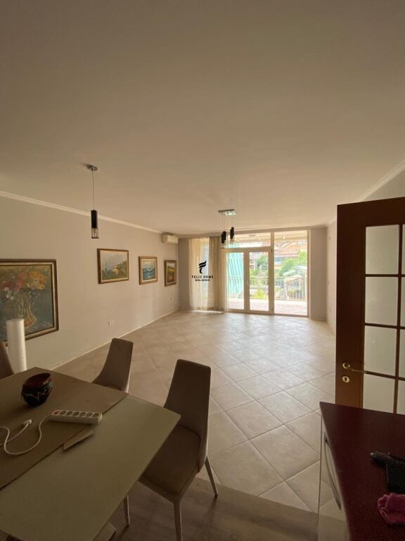 OFFICE FOR RENT 80 M2 BLLOK 120,000 LEKE FH-75049