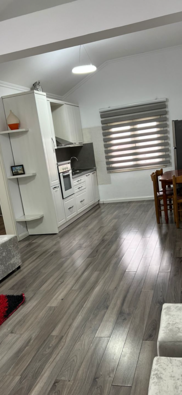 apartament me qera 2+1+parkim qytet studenti