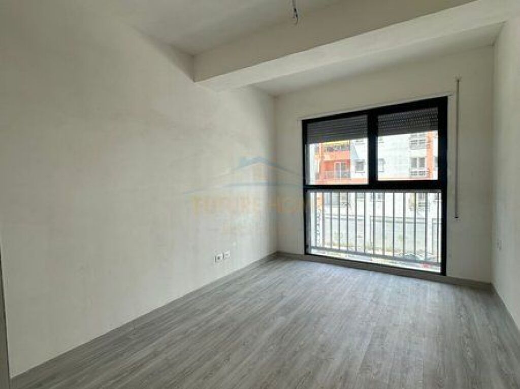 Shitet Apartament 3+1+2 , Bulevardi i Ri , Tirane.